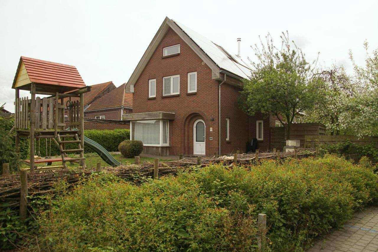 Three-Bedroom House in Opoeteren, Maaseik