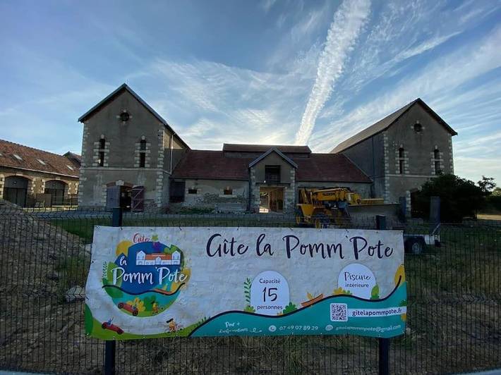 Location de vacances pour 15 personnes, avec Terrasse ainsi que Jardin et Piscine à La Pommeraye - 4