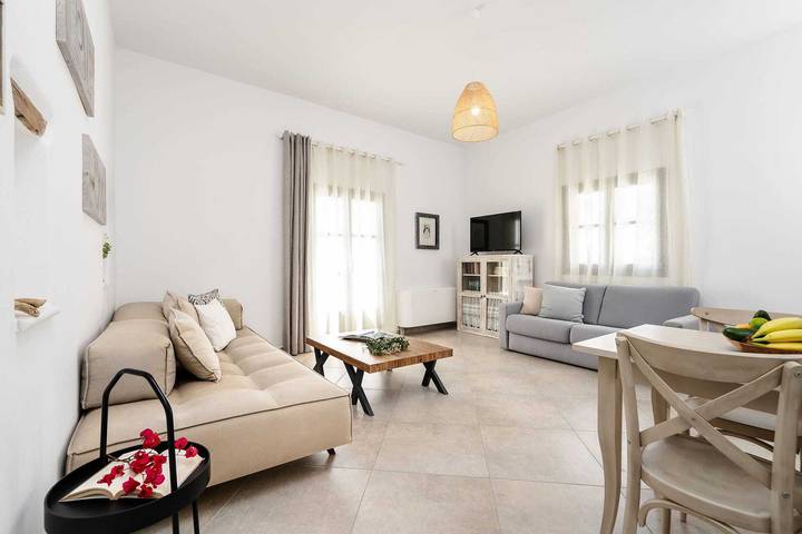 Ganze Wohnung, Ferienwohnung für 5 Personen mit Balkon/Terrasse in Naxos Stadt, Naxos