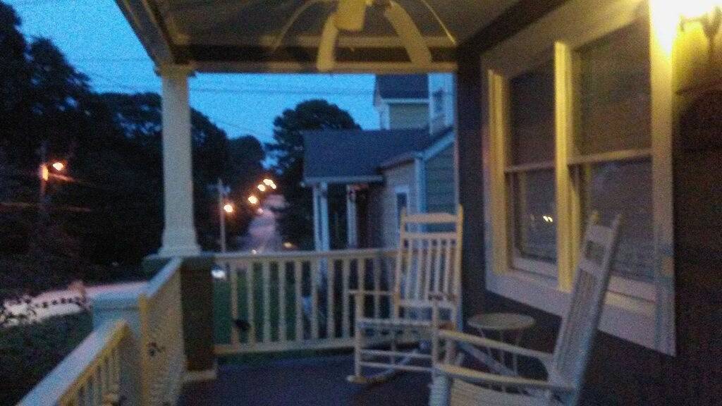 Neu! Jefferson Park Pecan Cottage - 5 Min. Downtown Atlanta & Flughafen + Parkplatz in East Point, Fulton County