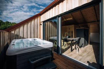 Gîte pour 2 personnes, avec sauna et jacuzzi ainsi que piscine et jardin à Maribor