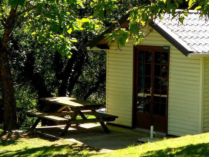 Camping Au Bois de Calais - Chalet 4 personen - Chalet Oiseau : 2 Schlafzimmer, 4 Pers. in Tulle und Umgebung