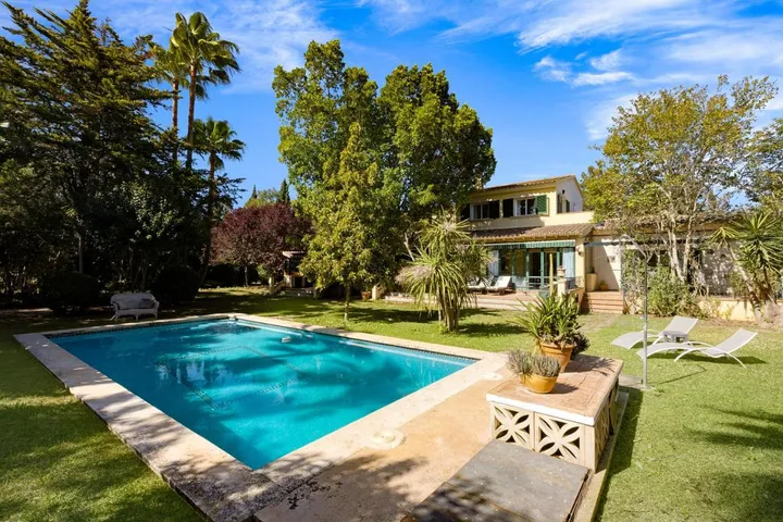 Chalet para 10 personas, con jardín además de vistas y piscina - 1