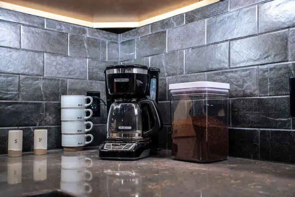 Secluded Cabin Getaway - 2 minutes to Warden Lake in Hardy County