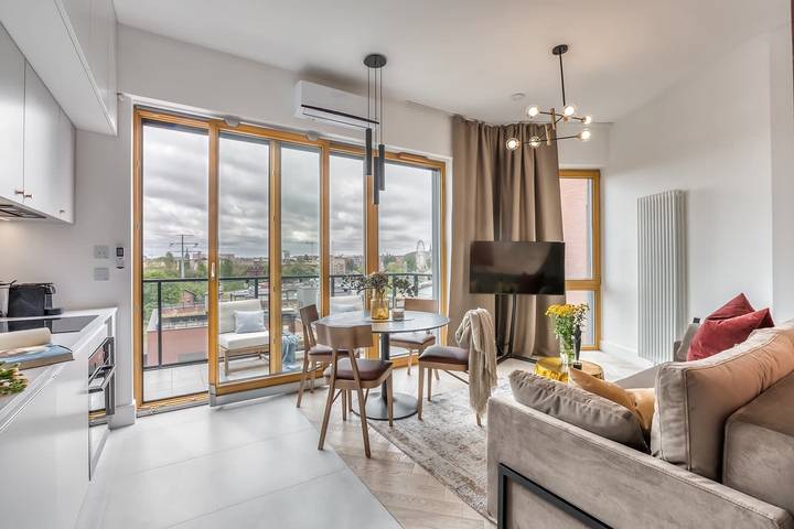 Apartamento entero, Stylish Apartment with Balcony | Parking | View of the MotÅawa River in Gdansk, Zatoka Gdańska