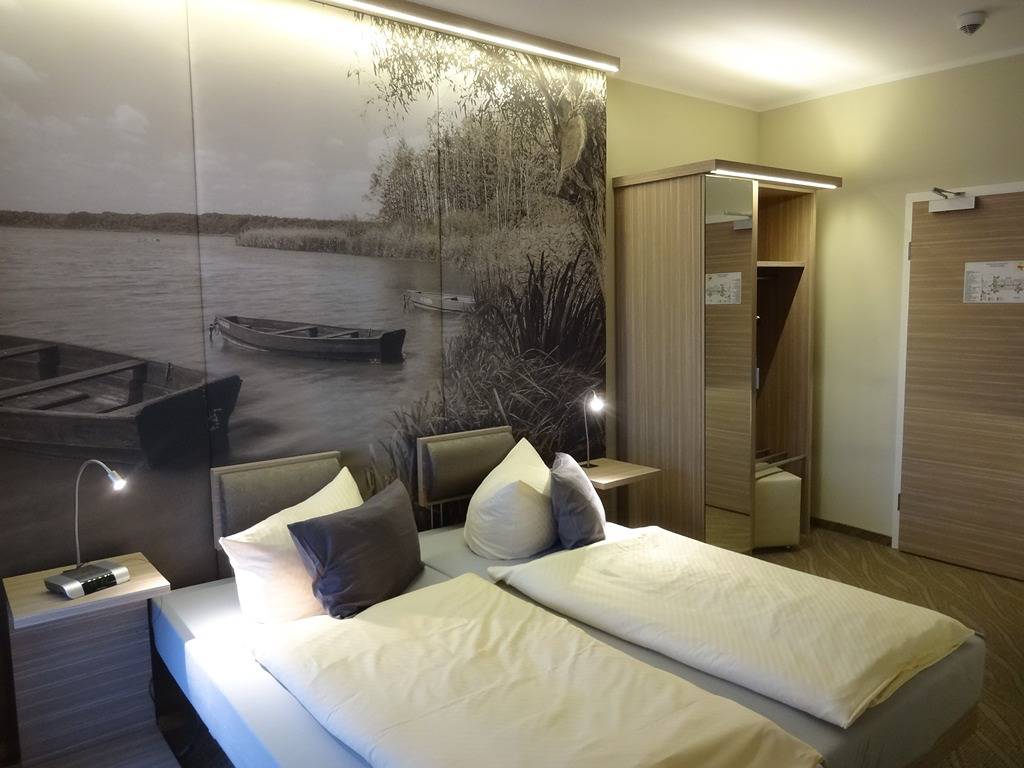 Hotel am Untersee - Doppelzimmer Komfort, ohne Seeblick, Dusche/Wc in Bantikow, Wusterhausen/Dosse