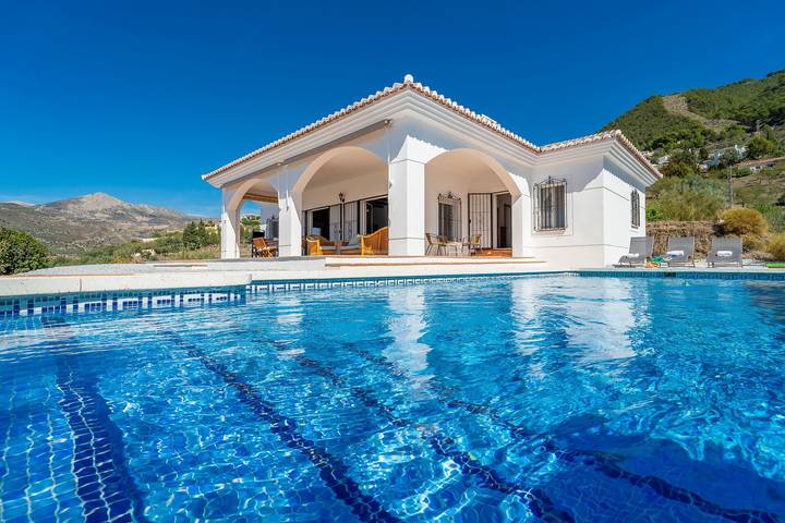 Ferienhaus für 6 Personen, mit Garten und Seeblick