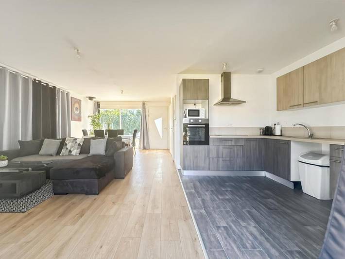 Gîte pour 6 personnes, avec Terrasse à Saint-Jean-de-Thurigneux
