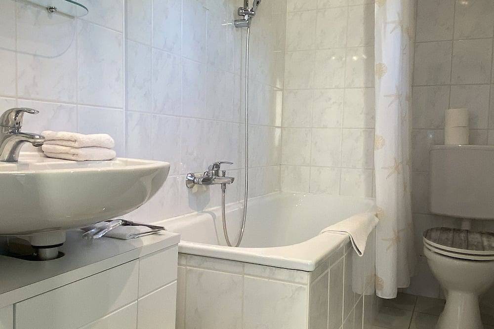 60m² Ferienwohnung am Stadtrand von Hamburg, ruhige Wohnlage für max 3 Personen in Pinneberg, Schleswig-Holstein Binnenland