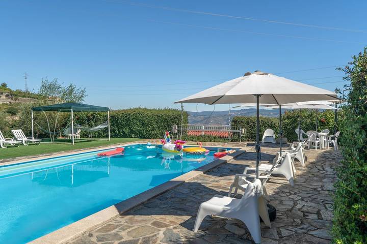 Entire apartment, Romantic Room – mountain view, Wi-Fi and air conditioning in Provesende, Gouvães do Douro e São Cristóvão do Douro, Douro Valley