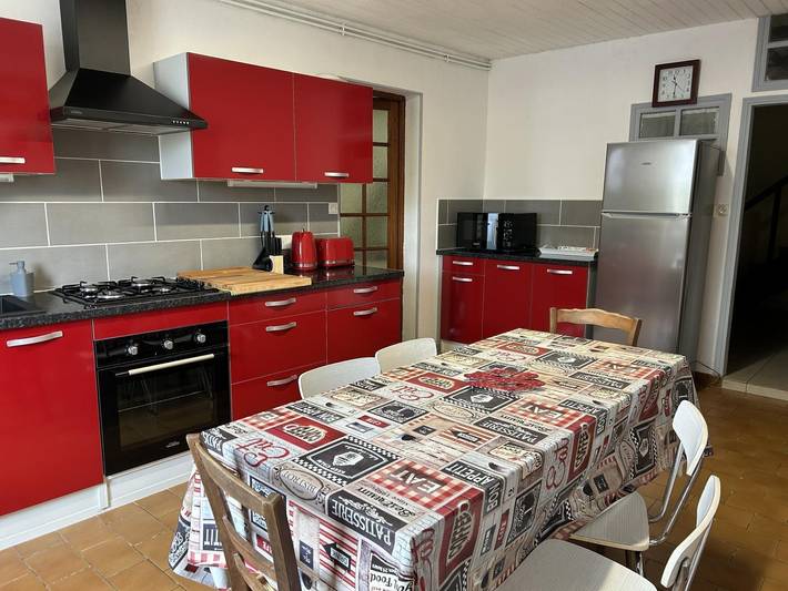 Gîte pour 6 personnes, avec jardin à Oradour-Fanais - 4