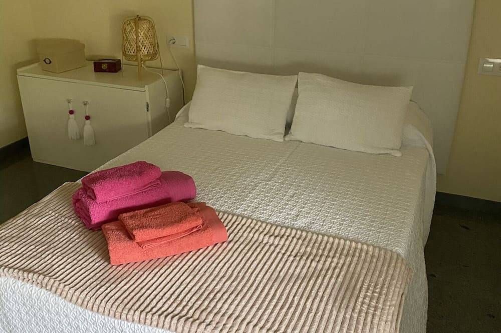 Villa Bimba con piscina , barbacoa y jardín de 6.000 m3 in Caldas de Reyes, Provincia de Pontevedra