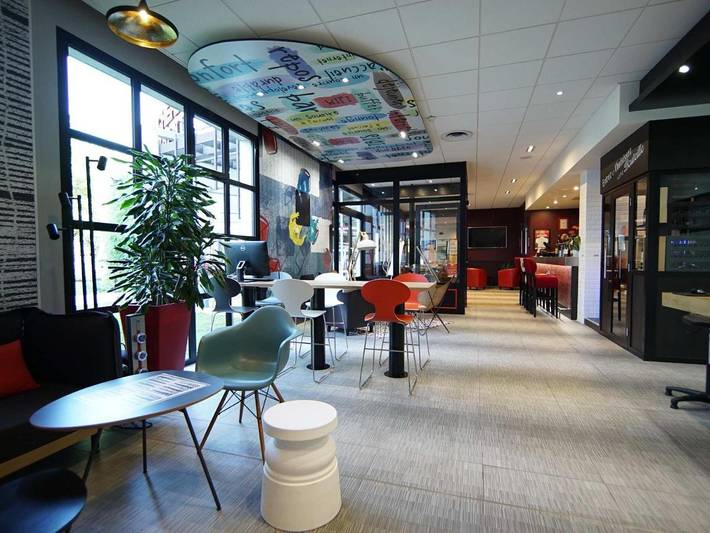 Hôtel pour 2 personnes, avec jardin, animaux acceptés dans Parc des Expositions de Villepinte