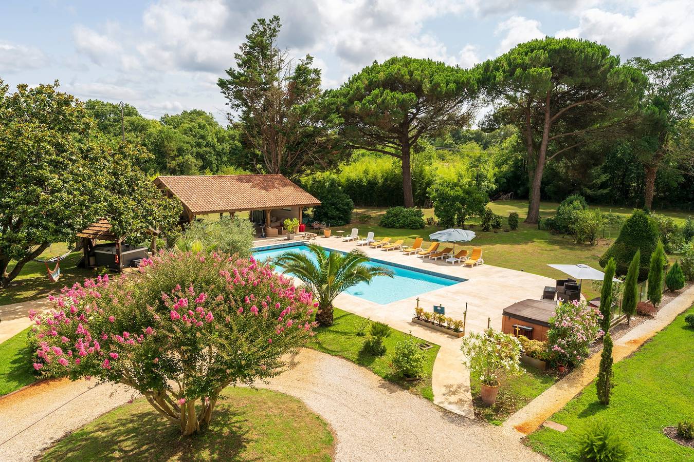 Uitzonderlijke 19e-eeuwse villa met verwarmd zwembad & privépark – Tussen oceaan en meer in Soustons, Côte d’Argent