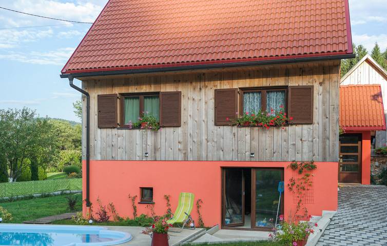 Ferienhaus für 6 Personen, mit Ausblick und Sauna sowie Terrasse und Pool, mit Haustier - 1