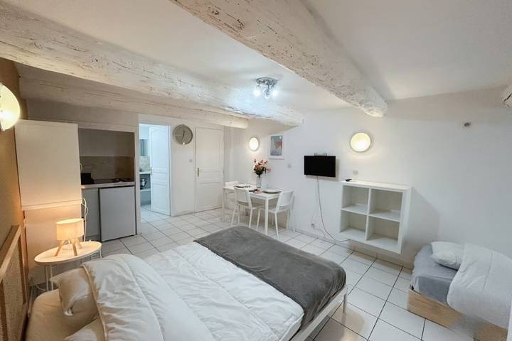 Gîte pour 2 personnes, adapté aux familles dans Port De Toulon - 3