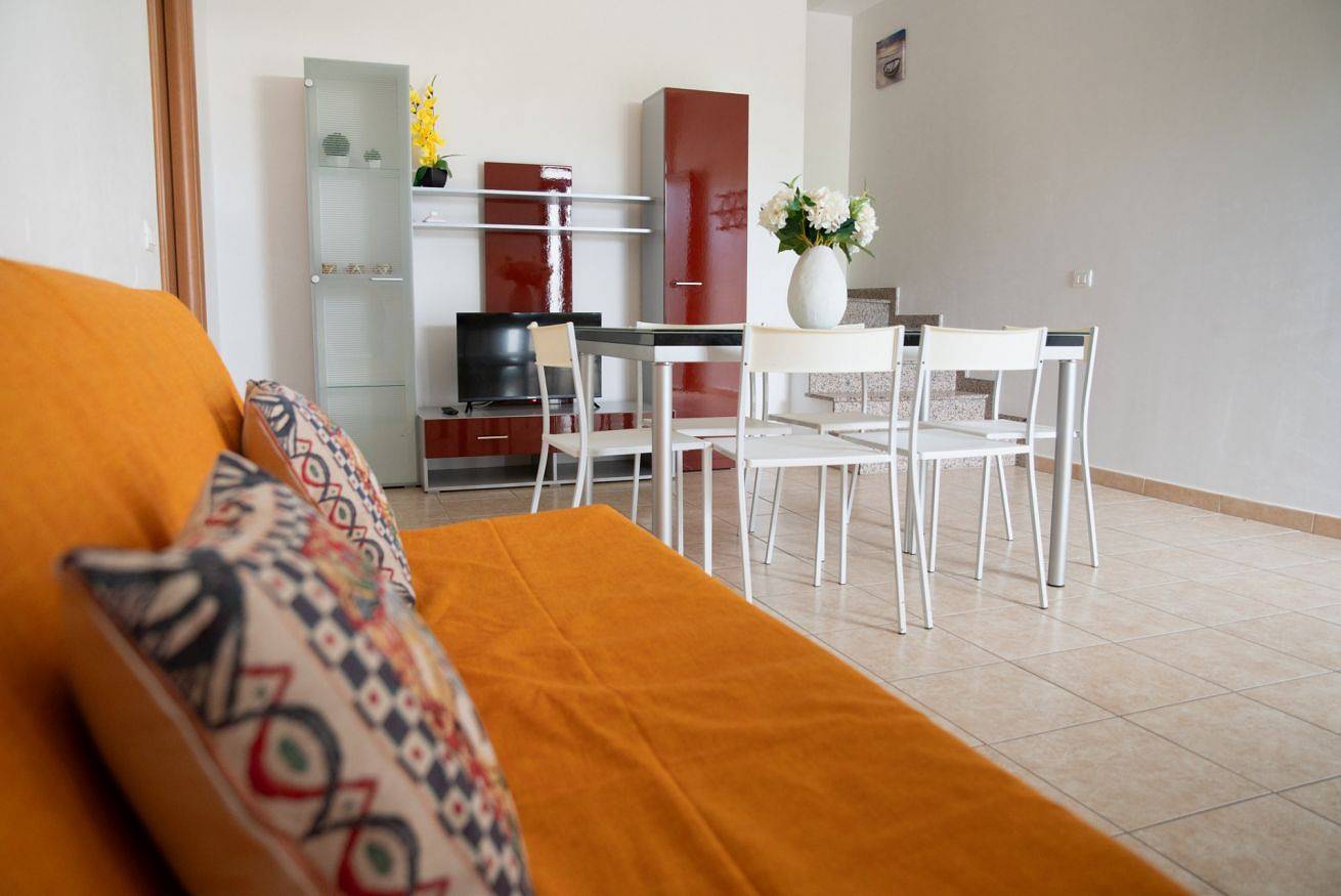 Ganze Wohnung, Ferienwohnung für 5 Personen mit Balkon/Terrasse in Santa Maria del Focallo, Ispica