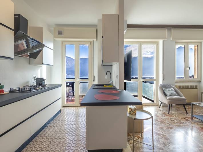 Gîte pour 5 personnes, avec vue sur le lac et balcon, animaux acceptés à Lovere - 4