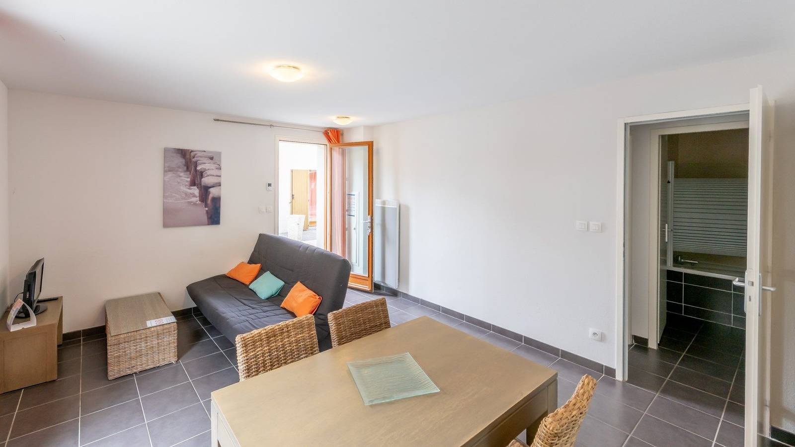 Ganze Wohnung, Ferienwohnung für 4 Personen mit Pool in Lac de Lacanau, Lacanau