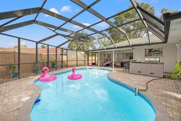 Vacation rental for 7 people, with yard and terrace, with pets in Pinellas County