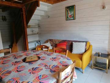 Gîte pour 7 personnes, avec vue et terrasse, animaux acceptés dans Tignac