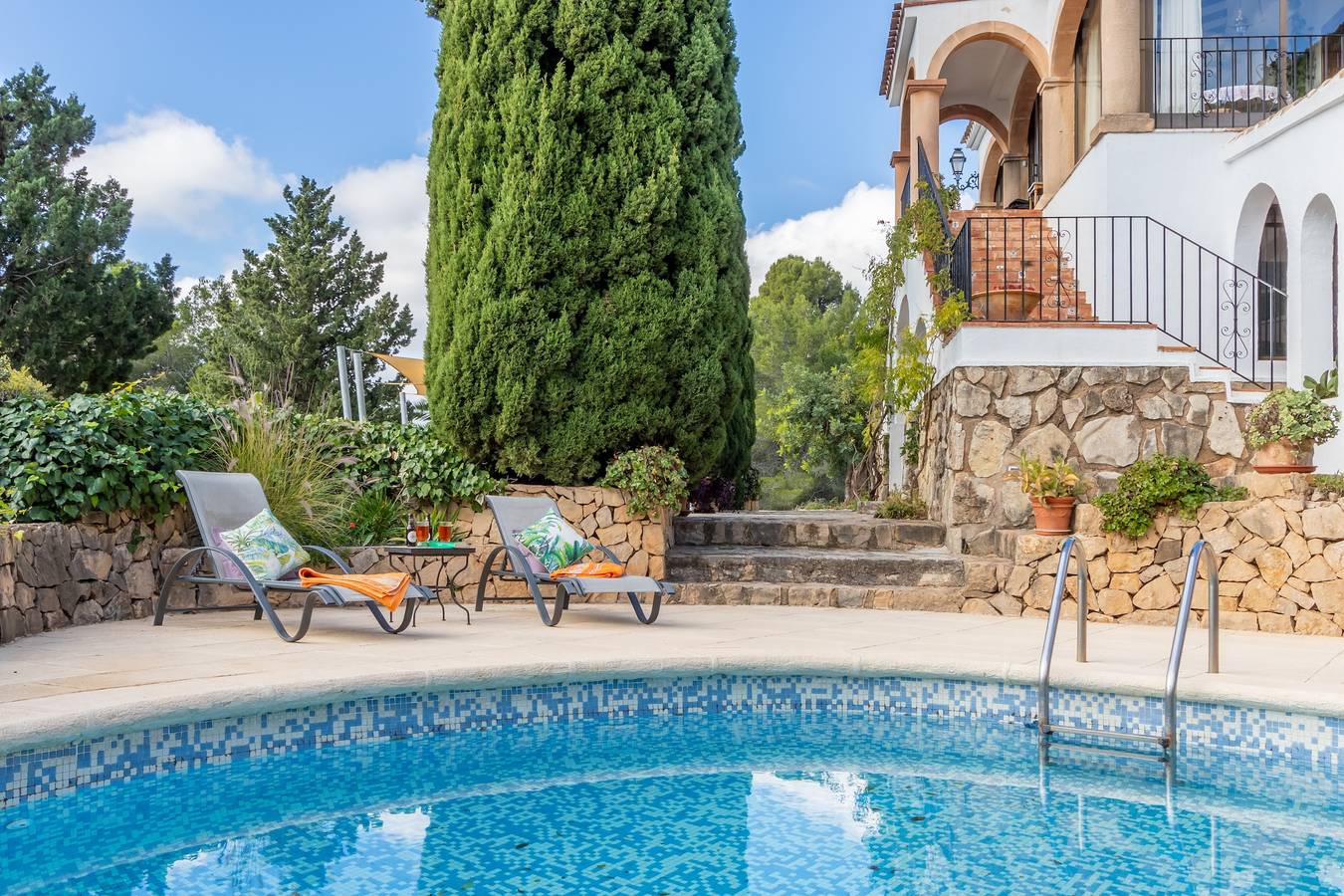 Villa "Sol y Luna" mit Bergblick, Pool, Terrasse, A/C & Wlan in Jávea, Costa Blanca