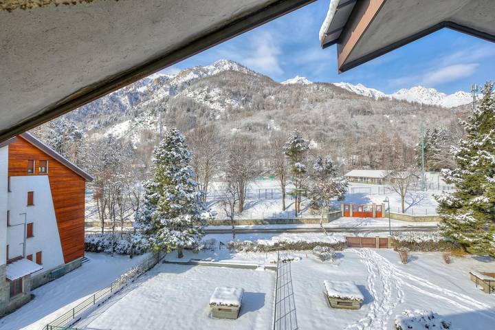 Ganze Wohnung, The Secret Garden in the City center in Bardonecchia, Turin Provinz