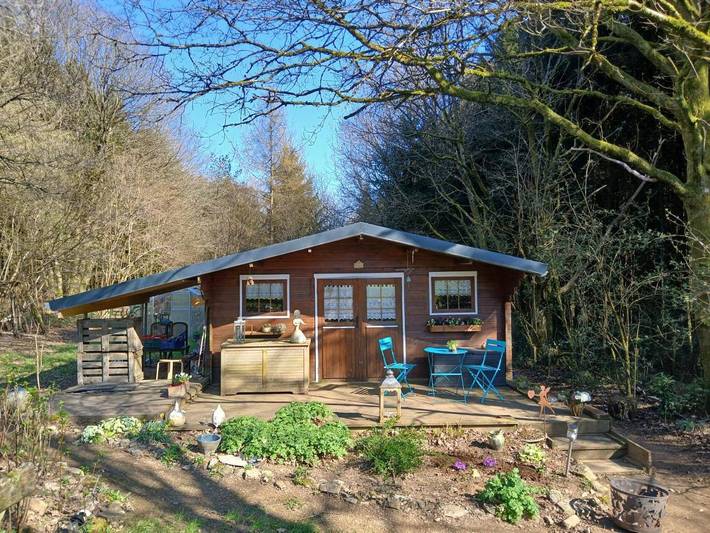 Gîte pour 3 personnes, avec vue ainsi que terrasse et jardin, animaux acceptés à Couvin