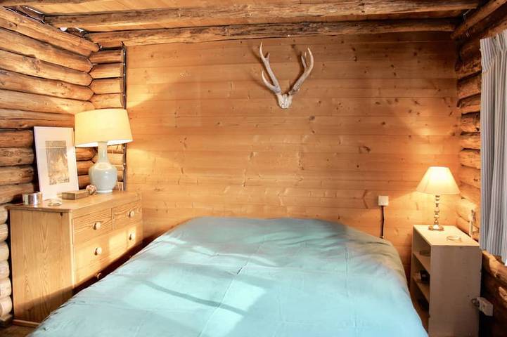 Auténtico chalet en el corazón de la naturaleza, al borde del bosque de Rambouillet. in Adainville, Yvelines