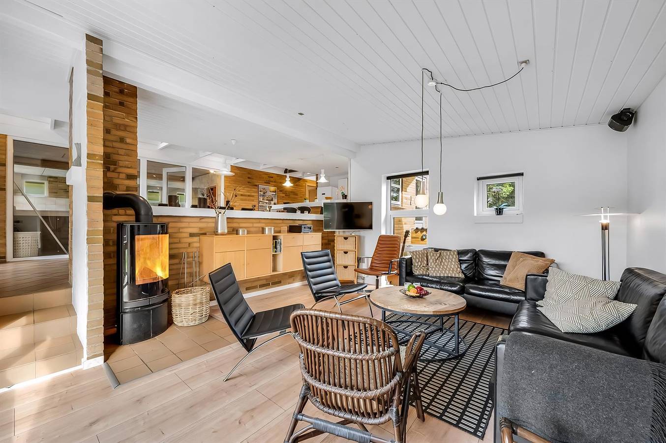 Beautiful home in Ringkøbing w/ 4 Bedrooms, Indoor swimming pool and Sauna in Ringkøbing, Holmsland Klit