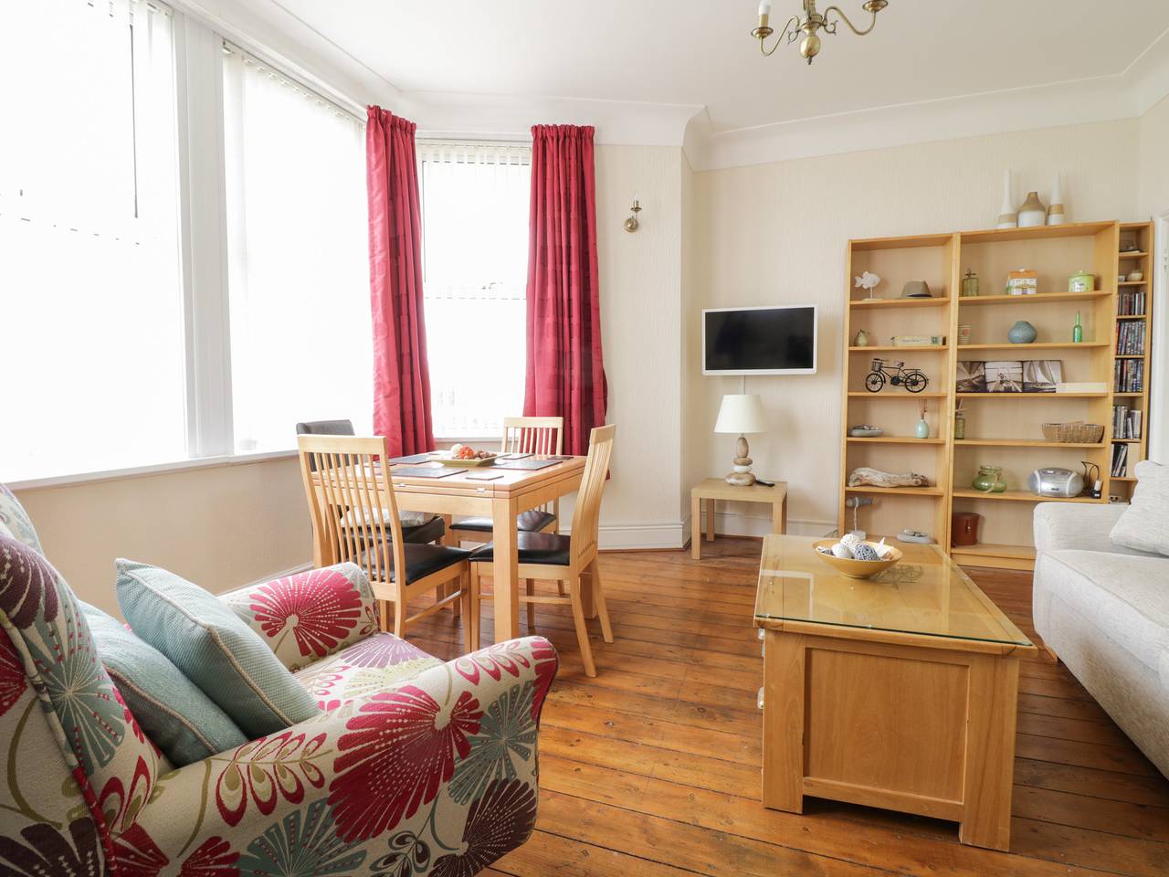 Ganze Wohnung, Ferienwohnung für 6 Personen mit Garten in Tywyn, Snowdonia