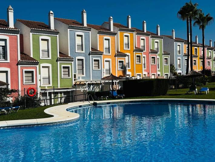 Chalet para 6 personas, con piscina además de vistas y jardín en Casares