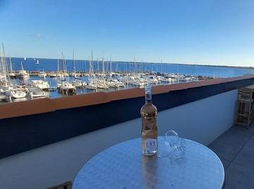 Gîte pour 2 personnes, avec vue et balcon dans Port De Marseillan