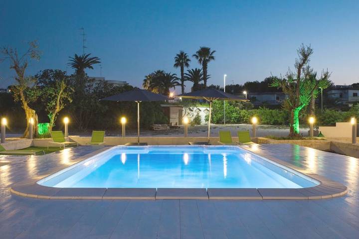 B&b per 2 persone, con Terrazza e Giardino nonché Piscina e Panorama a Giovinazzo