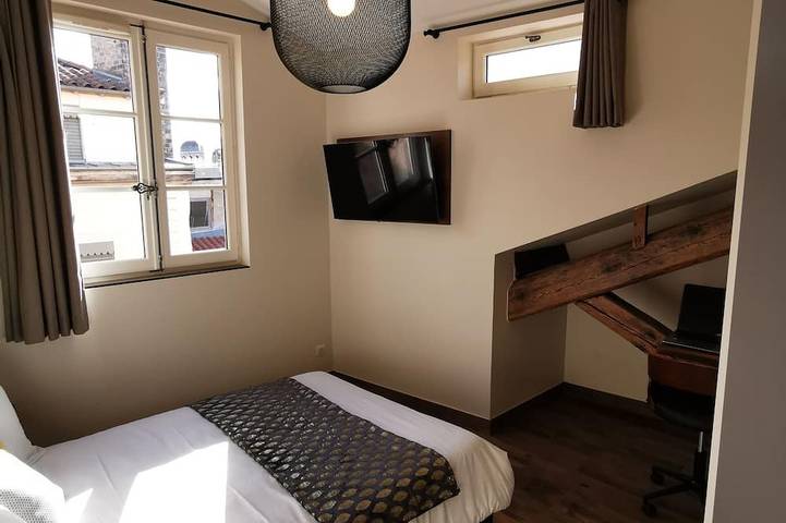 Ferienwohnung für 4 Personen, mit Whirlpool und Balkon in Lyon - 2