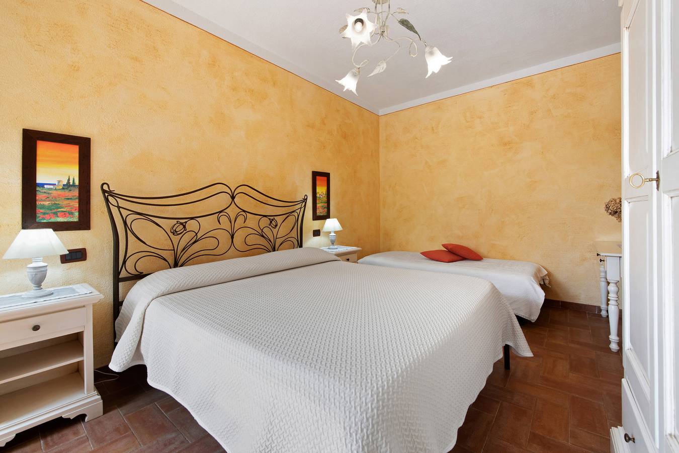 Zimmer 'Arnica' mit privatem Pool, Wi-Fi und Klimaanlage in Soiano del Lago, Gardasee-Berge