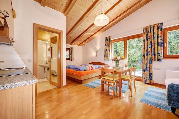 Ferienwohnung für 4 Personen, mit Garten und Balkon, mit Haustier