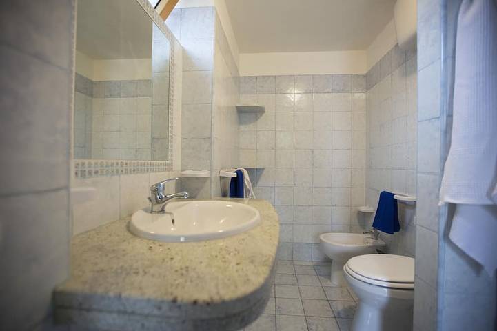 Entire apartment, Apartment in Villa Valentini, Seafront, Gulf of Gaeta parking included in Marina di Minturno, Minturno