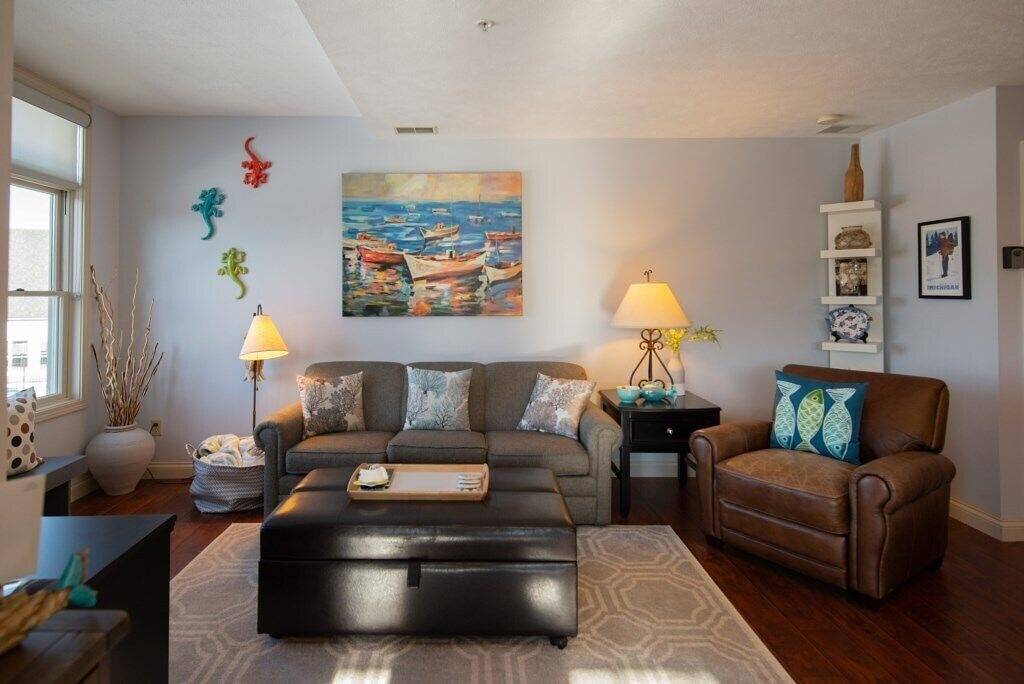 Ganze Wohnung, Fully Updated Marina View Condo in Manistee, Manistee County