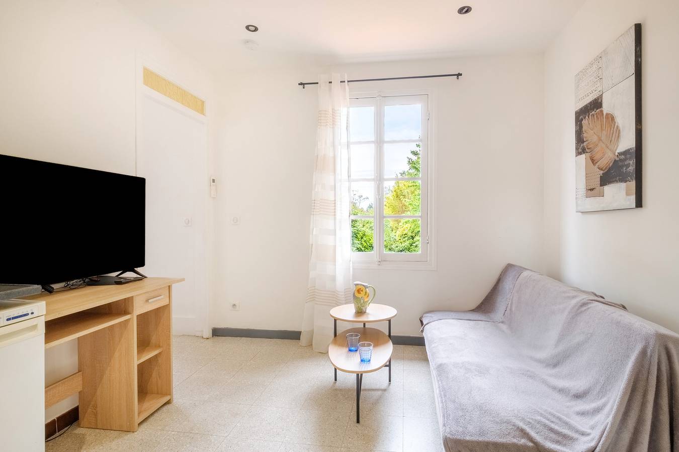 Geheel appartement, Appartement '2 Stuks Dans Maison Individuelle' met Gedeeld Terras, Wifi en Airconditioning in Cagnes-sur-Mer, Cannes regio