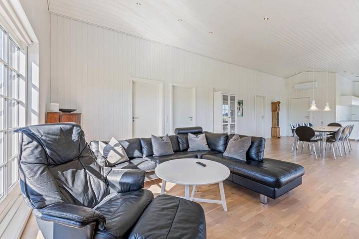 Modernes Ferienhaus mit Wellnessbereich und Spielgeräten in Ringkøbing, Holmsland Klit
