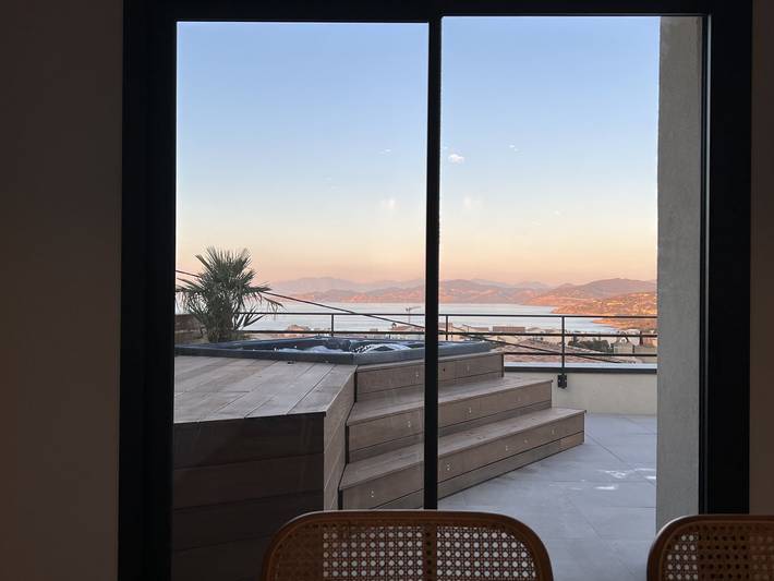 Gîte pour 6 personnes, avec terrasse et jacuzzi à L'Île-Rousse - 3