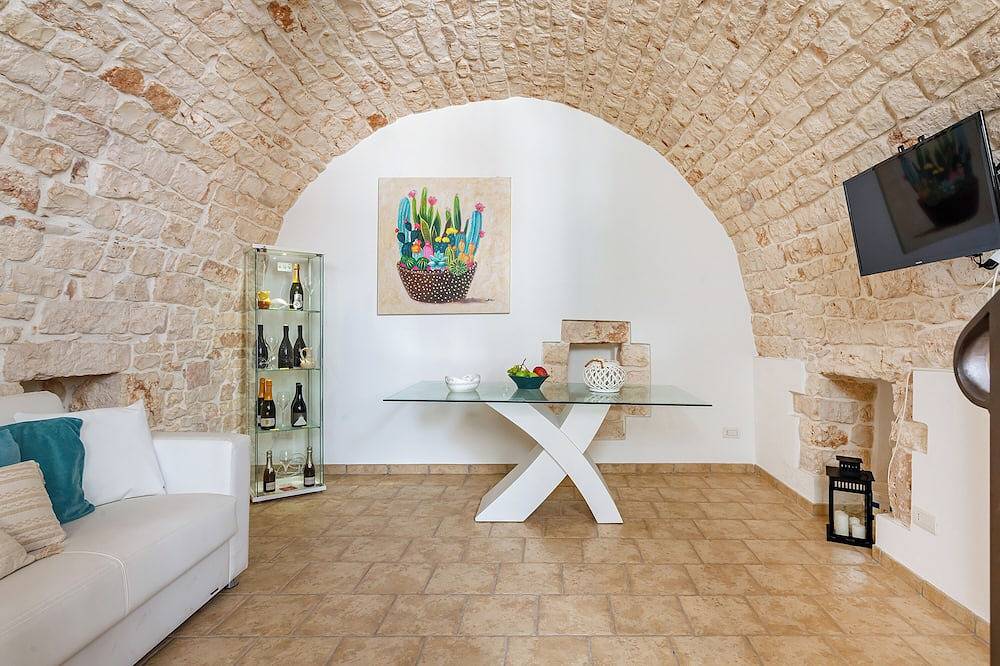 Helios Room 1, Conversano, Italy in Conversano, Provincia di Bari