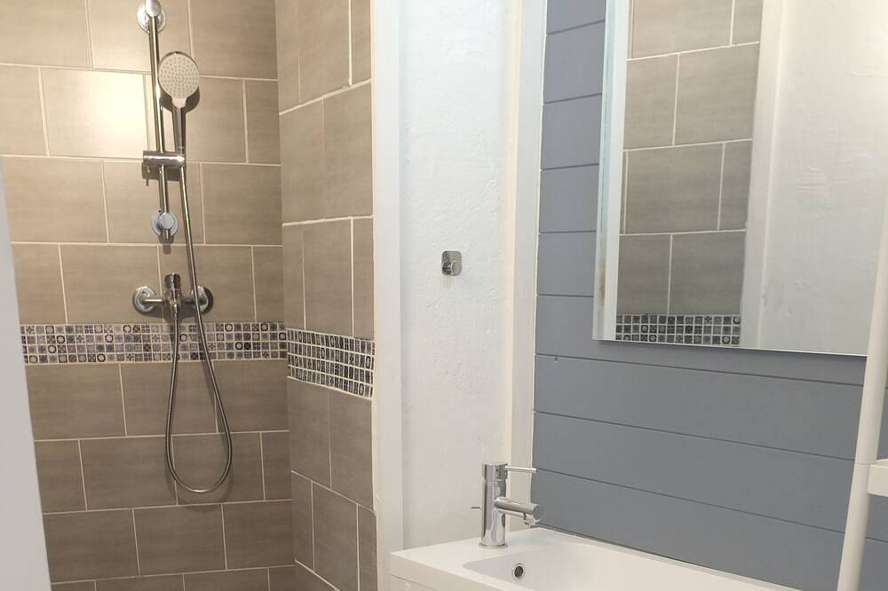 En pleine forêt, cocon de charme - Piscine privative- Intimité préservée in Serralongue, Région de Céret