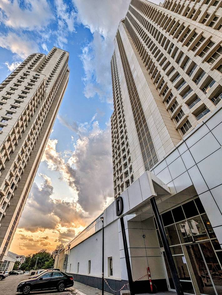 Ganze Wohnung, Eigentumswohnung im 19. Stock in Cevahir mit Pool und Fitness in Skopje, Nordmazedonien