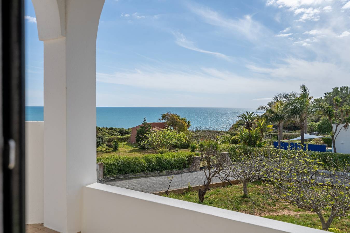 Holiday Home 'Estrela Do Mar' with Sea View, Wi-Fi and Air Conditioning in Carvoeiro, Lagoa