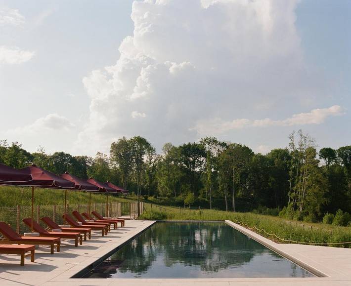 Hôtel pour 2 personnes, avec vue et jardin ainsi que vue sur le lac et piscine à La Ville-aux-Clercs