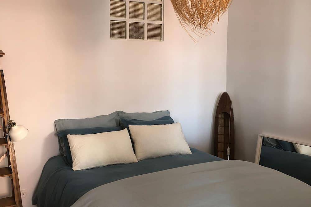 Entire apartment, L'Erso, magnificent air-conditioned T2, sea view, refurbished in La Ciotat, Marseille region