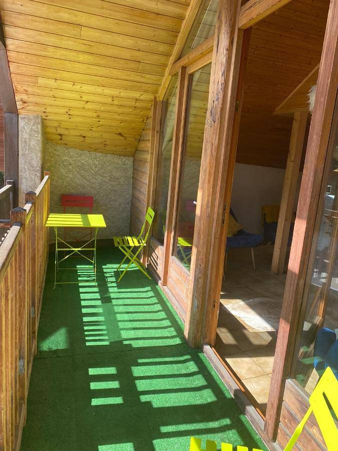 Gîte pour 8 personnes, avec terrasse, animaux acceptés dans Office De Tourisme De Serre Chevalier - Bureau Du Monetier Les Bains - 4