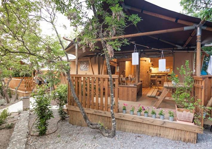 Camping für 6 Personen, mit Ausblick und Kinderpool sowie Garten und Pool, mit Haustier auf Krk - 4